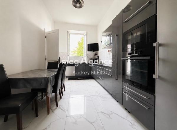 Maison à CANNES-ECLUSE, 77130 - 8 pièces 226m²