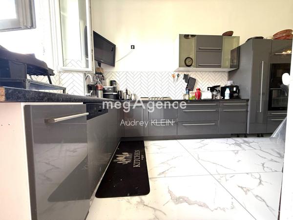 Maison à CANNES-ECLUSE, 77130 - 8 pièces 226m²