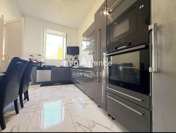 Maison à CANNES-ECLUSE, 77130 - 8 pièces 226m²