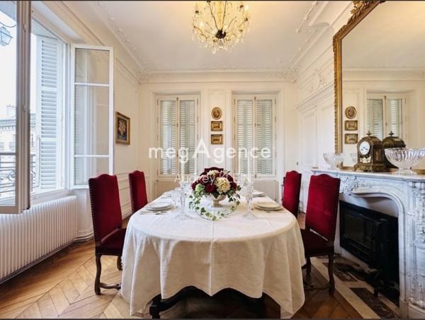 Maison à CANNES-ECLUSE, 77130 - 8 pièces 226m²