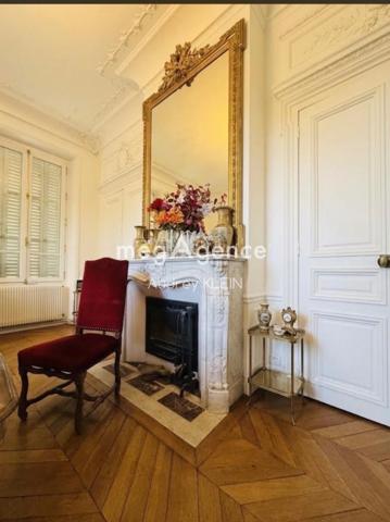 Maison à CANNES-ECLUSE, 77130 - 8 pièces 226m²