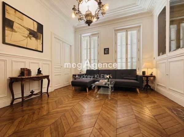 Maison à CANNES-ECLUSE, 77130 - 8 pièces 226m²
