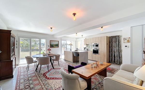 Appartement à vendre    4 pièces • 104 m2 Antibes