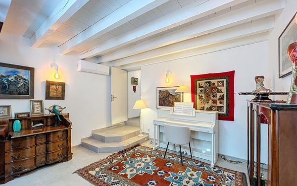 Appartement à vendre    4 pièces • 104 m2 Antibes