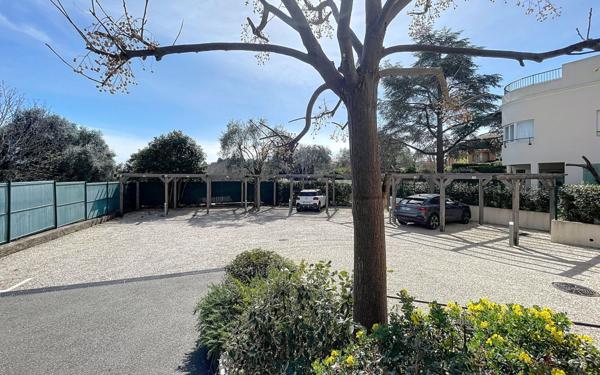 Appartement à vendre    4 pièces • 104 m2 Antibes