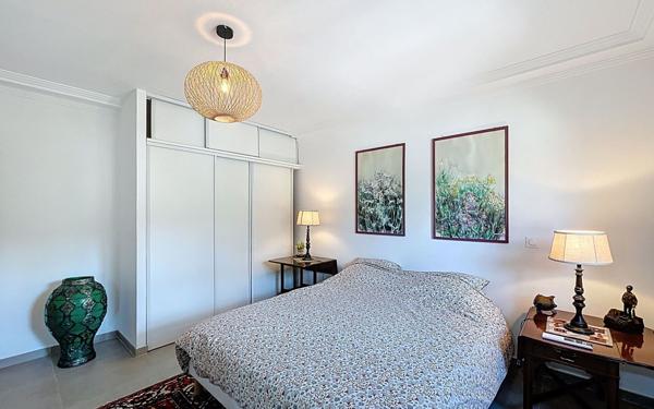 Appartement à vendre    4 pièces • 104 m2 Antibes