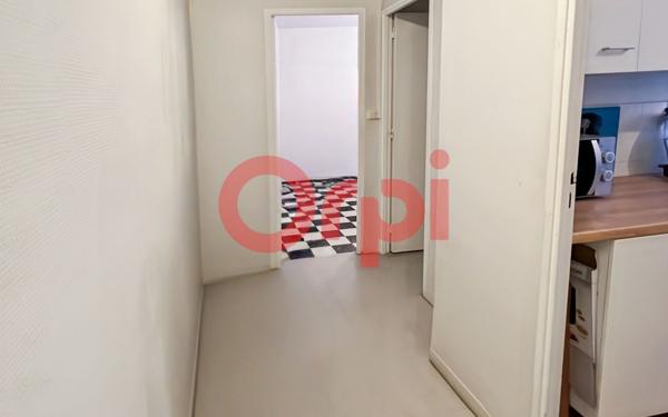 Appartement à vendre    1 pièce • 29,10 m2 Marseille 11
