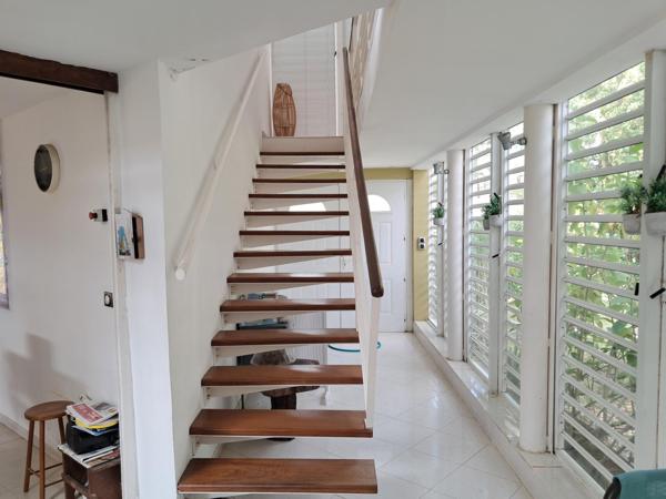 Maison d'architecte avec une belle vue dégagée