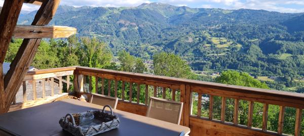 Verchaix (74440) Propriété d’exception 430 m² rénovée, vue montagnes, 17 000 m² en zone naturelle, proche Grand Massif