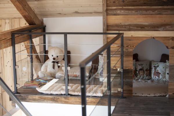 Verchaix (74440) Propriété d’exception 430 m² rénovée, vue montagnes, 17 000 m² en zone naturelle, proche Grand Massif