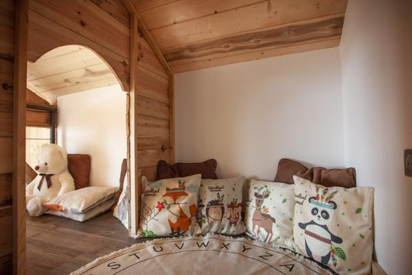 Verchaix (74440) Propriété d’exception 430 m² rénovée, vue montagnes, 17 000 m² en zone naturelle, proche Grand Massif