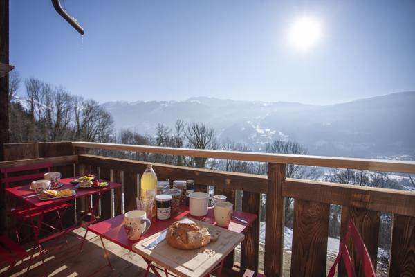 Verchaix (74440) Propriété d’exception 430 m² rénovée, vue montagnes, 17 000 m² en zone naturelle, proche Grand Massif