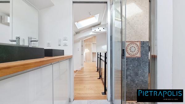 CLIMATISE - Rue Ney - DUPLEX en DERNIER ETAGE - T5 de 86 m²