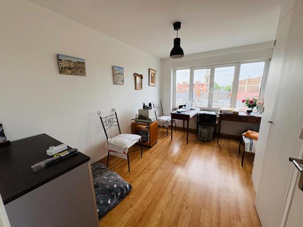 Appartement 3 chambres, un parking place d'Armes