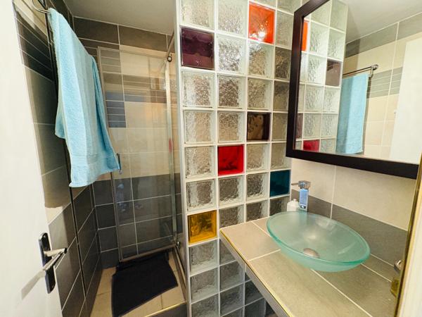 Appartement 3 chambres, un parking place d'Armes