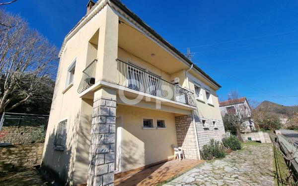 Maison à vendre    6 pièces •  Alès