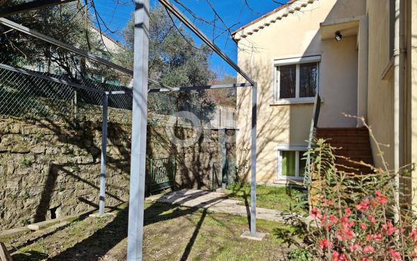 Maison à vendre    6 pièces •  Alès