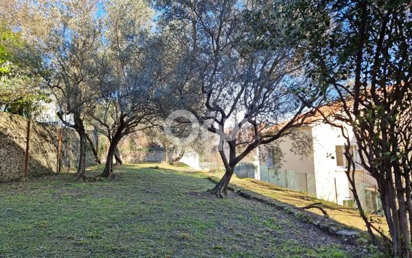 Maison à vendre    6 pièces •  Alès