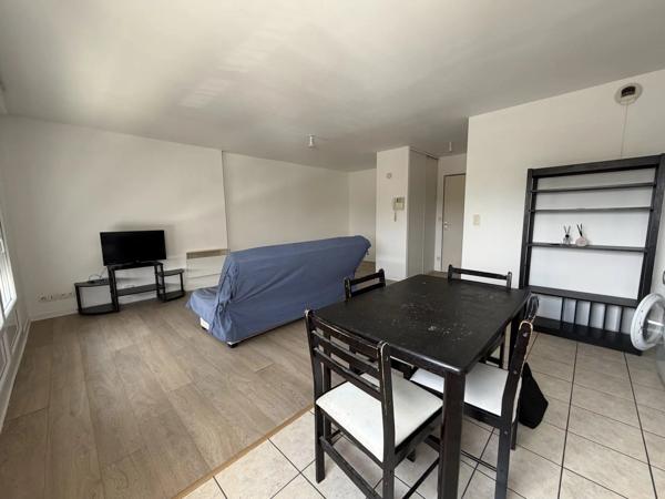 Location                                                      Appartement
                        
                     1 pièces                      37 m2                     à Villers-Cotterêts