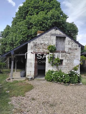 FERMETTE DE CARACTÈRE