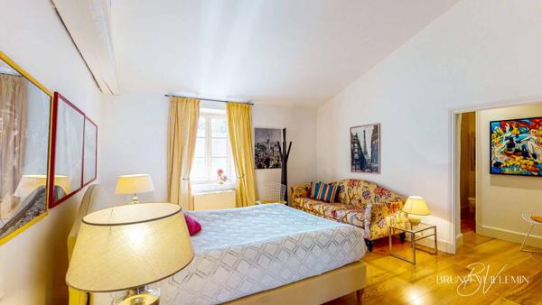 DOMAINE DE PRESTIGE XIXème ENTIÈREMENT RESTAURE SUR 10 Ha