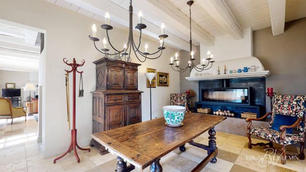 DOMAINE DE PRESTIGE XIXème ENTIÈREMENT RESTAURE SUR 10 Ha