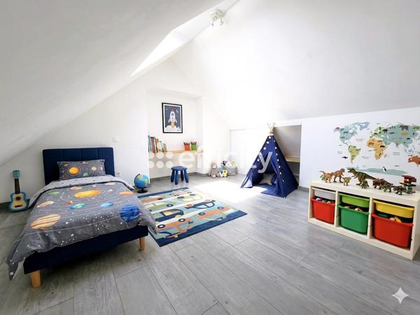 Maison
         4 pièces
        - 96 m² 249 000 € *