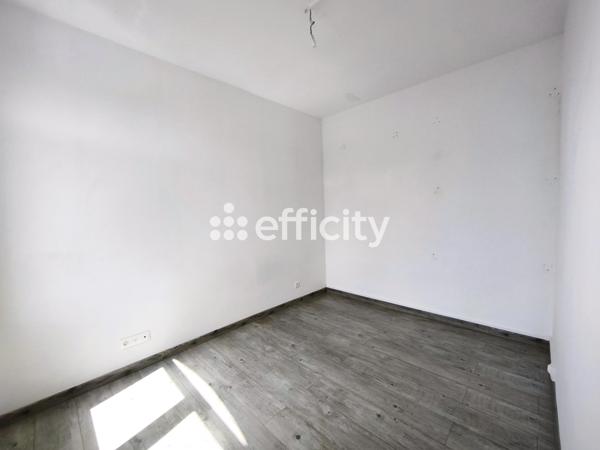Maison
         4 pièces
        - 96 m² 249 000 € *