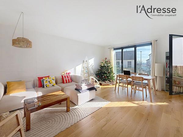 Suresnes - Appartement d'architecte- 95m² - Terrasse - Place de stationnement en sus - Prestations ***