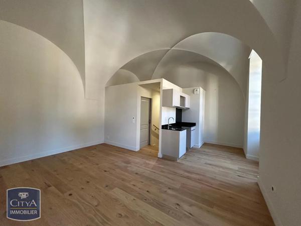 Appartement à louer 1 pièce 33.2m² Dole (39100)