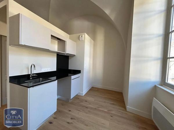 Appartement à louer 1 pièce 33.2m² Dole (39100)