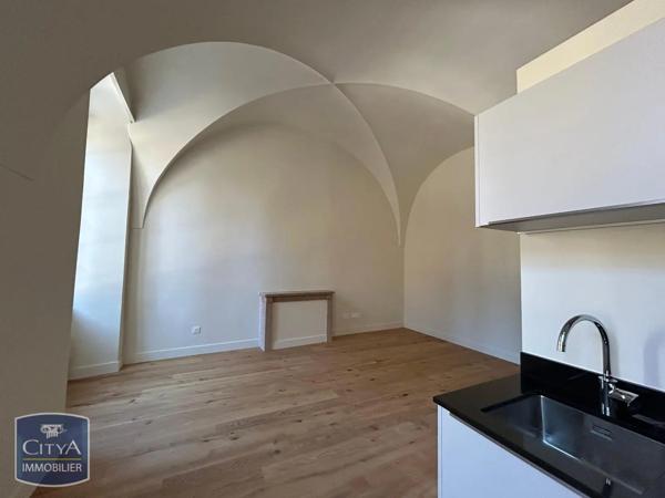 Appartement à louer 1 pièce 33.2m² Dole (39100)