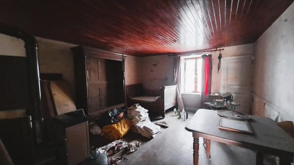 A SAISIR, maison à rénover sur 27 ares de terrain !