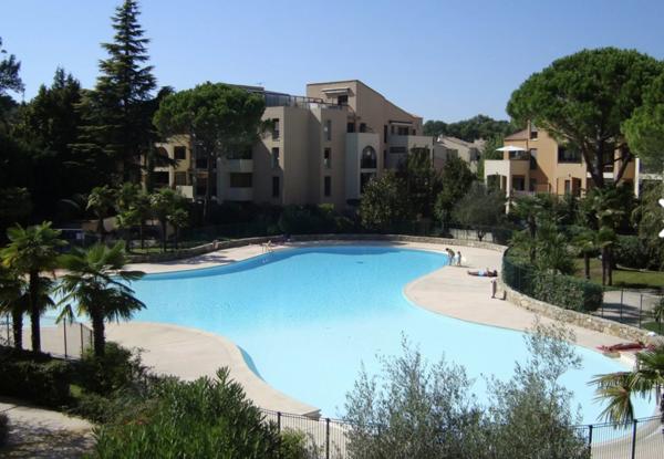 Appartement à MOUGINS (06250)