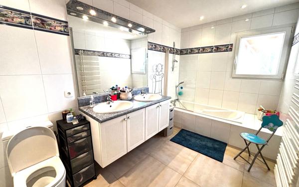 Maison à vendre    5 pièces •  Brax