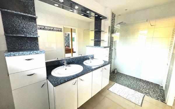 Maison à vendre    5 pièces •  Brax