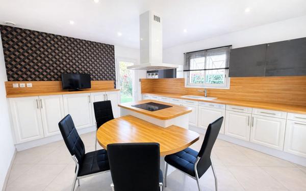 Maison à vendre    5 pièces •  Brax