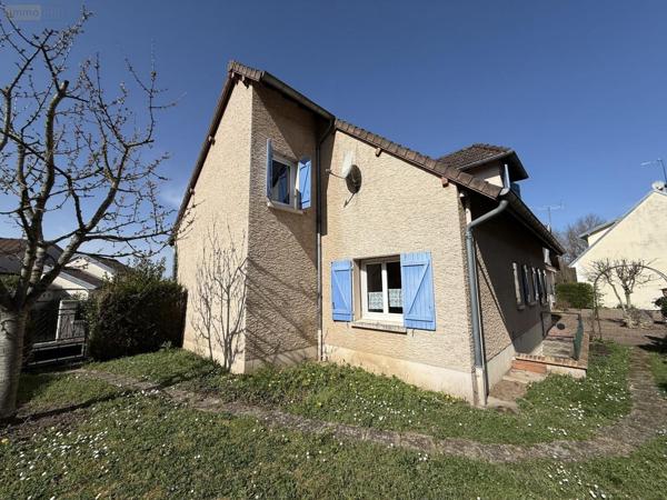 Maison individuelle à vendre à Hauterive dans l'Allier (03270), ref : 2025/929-03020