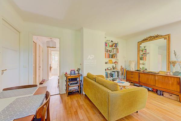 Appartement 3 pièces à vendre à Saint-Germain-en-Laye - Réf. 18233 359 000 € **  - Référence  18233
