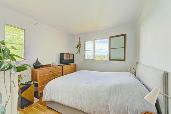 Appartement 3 pièces à vendre à Saint-Germain-en-Laye - Réf. 18233 359 000 € **  - Référence  18233