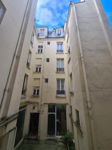 Studio calme et lumineux