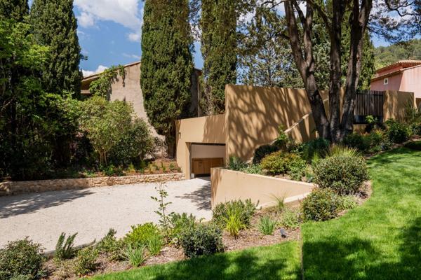 AIX-EN-PROVENCE - LA TORSE - MAISON - 310 M2 - JARDIN -1 292 M2 - PISCINE - GARAGE - 3 900 000€