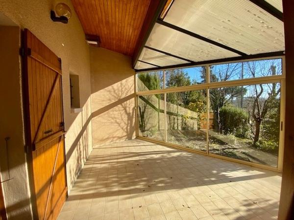 AUCH - Plain-pied 150m2, 4 ch, avec sous-sol et jardin clos