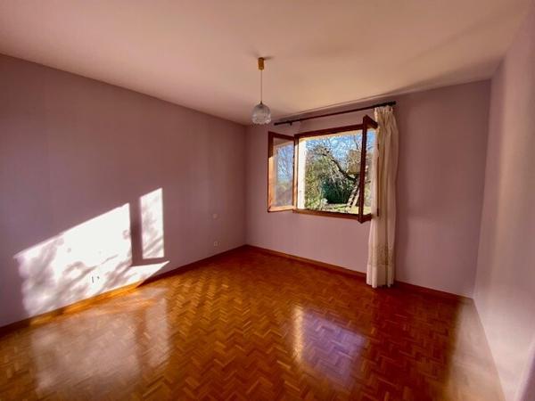 AUCH - Plain-pied 150m2, 4 ch, avec sous-sol et jardin clos