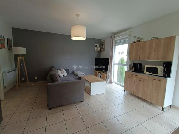Vente                                                      Appartement
                        
                     3 pièces                      58 m2                     à Saint-Juéry