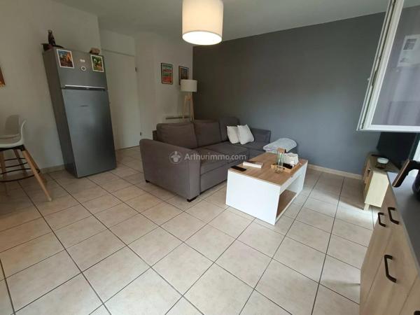 Vente                                                      Appartement
                        
                     3 pièces                      58 m2                     à Saint-Juéry