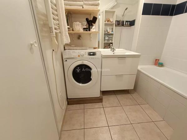 Vente                                                      Appartement
                        
                     3 pièces                      58 m2                     à Saint-Juéry