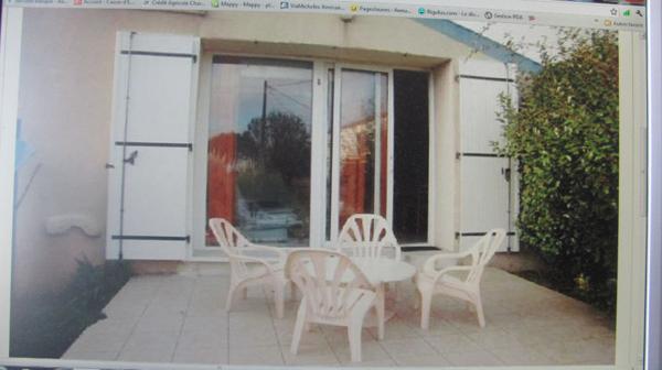 Exclusivité à 5 min de la mer, 10 min Rochefort : secteur Campagne de Soubise, Studio meublé avec terrasse privative et piscine collective