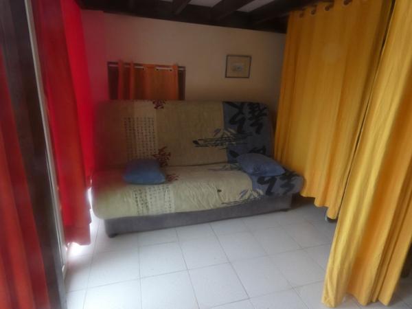 Exclusivité à 5 min de la mer, 10 min Rochefort : secteur Campagne de Soubise, Studio meublé avec terrasse privative et piscine collective