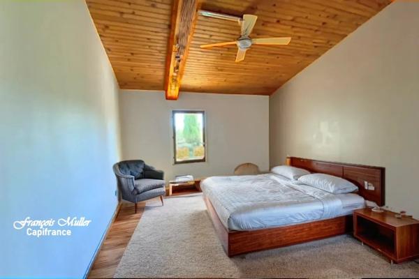 Splendide Propriété de 325 m2 à proximité de Pierrevert, 8800 m2 de terrain